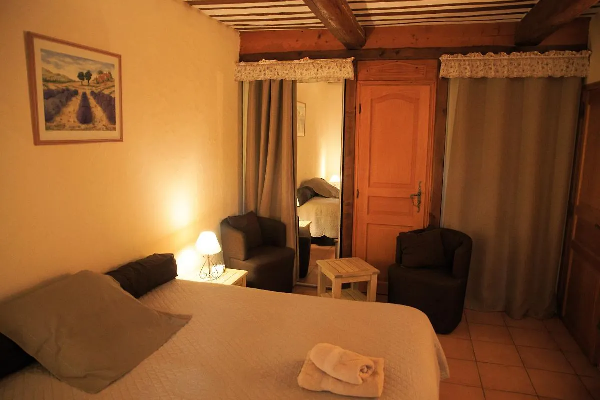 ** Bed & Breakfast Mas Des Vertes Rives Bed and Breakfast Châteauneuf-de-Gadagne Francia